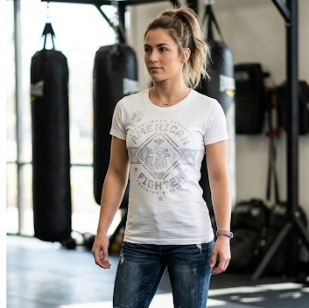 American Fighter Massachusetts Women's Tee White/Silver Graphics Size Small